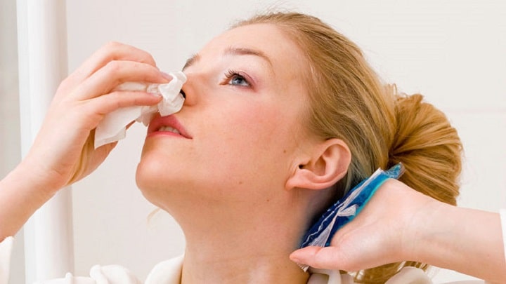 Lee más sobre el artículo ¿Qué son las Hemorragias nasales y cómo actuar cuando sangra la nariz?